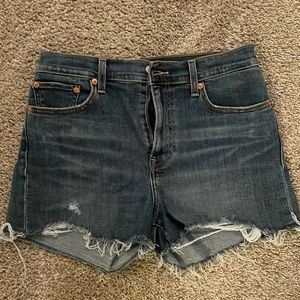 Blue Levi’s jean shorts size 29